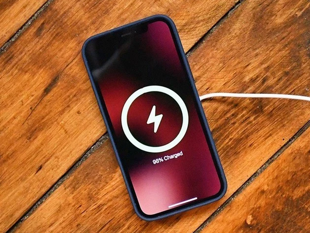 巴林右苹果手机维修分享iPhone 12可以随便充电吗 
